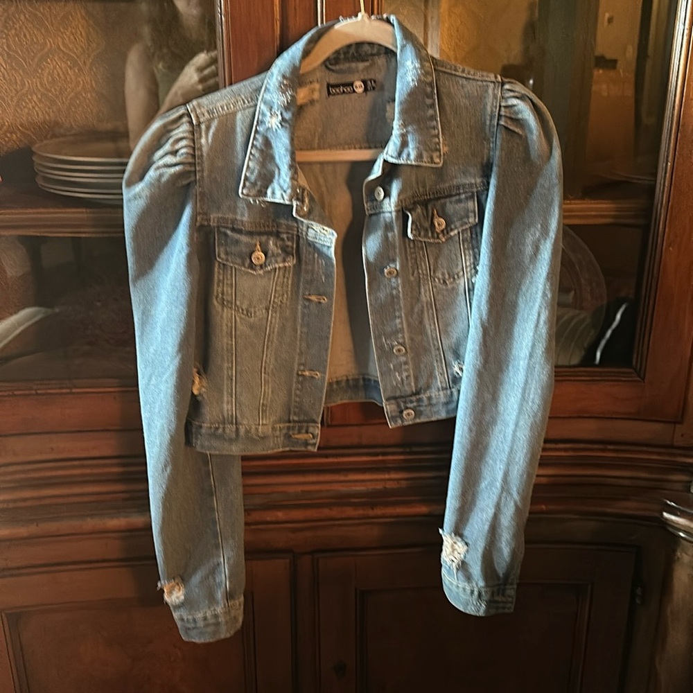 Denim crop jacket with puff shoulders - boohoo brand: size 4